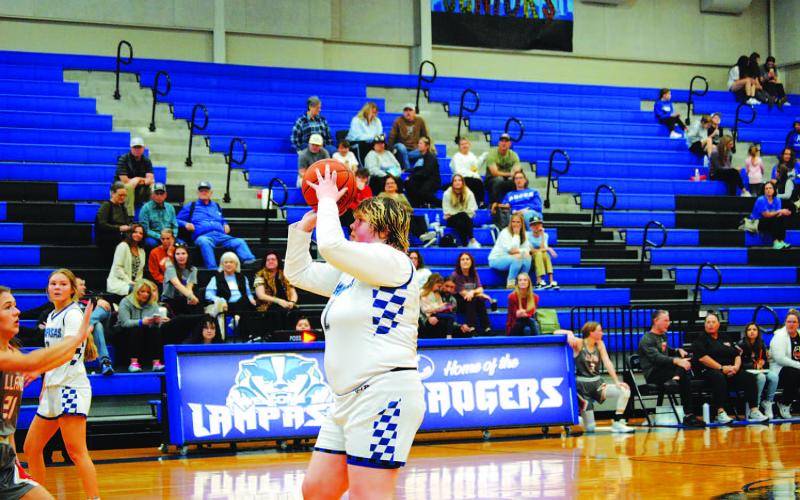 Girls’ basketball wins in dominant fashion