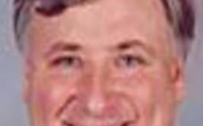 Senator aims to alter college football