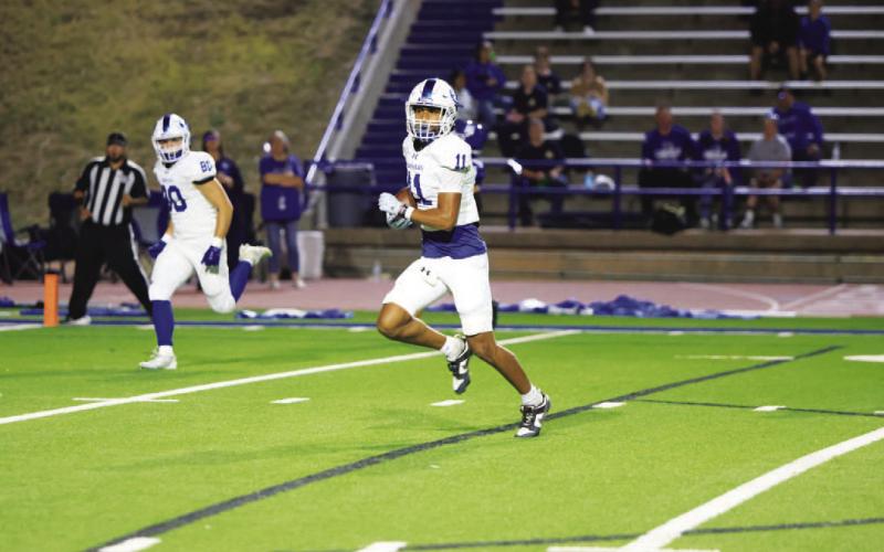 COURTESY PHOTO | MICHAEL KUEHNE Jaden McElwain strolls into the end zone for one of his two touchdowns in last Thursday’s game.