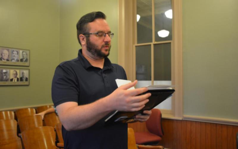 Kempner City Manager David Williams speaks to Lampasas County Commissioners Court Monday morning. MONIQUE BRAND | DISPATCH RECORD