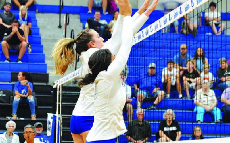 Lady Badgers go 2-1 in bracket play at Gatesville tournament