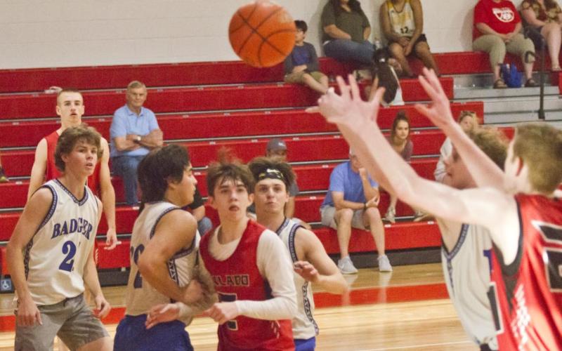 Badgers finish near middle of Salado league standings