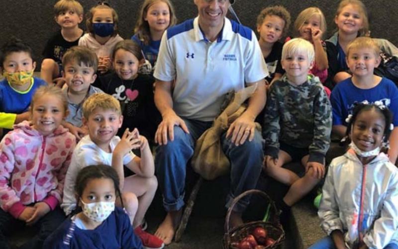 Campus celebrates Johnny Appleseed Day