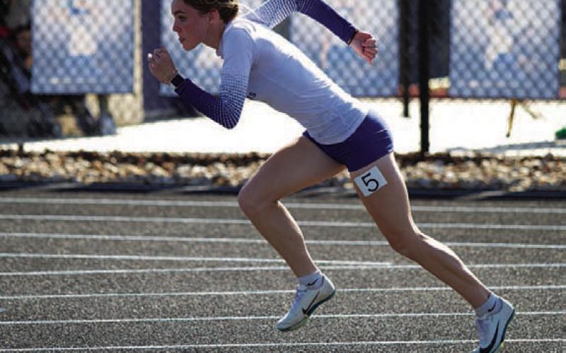 HUNTER KING | DISPATCH RECORD Teagan Reiss finished second in the 400-meter dash.