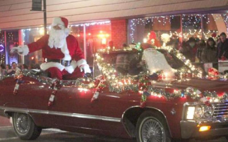 Santa made an appearance during last year’s Carol of Lights —a festival held annually on the courthouse square. Organizers expect the 2021 event to be full-scale, whereas last year’s was reduced in scope due to coronavirus concerns. FILE PHOTO