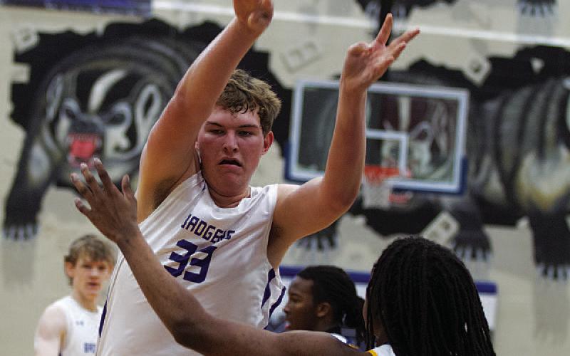HUNTER KING | DISPATCH RECORD Beau Patterson passes to a teammate during the Badgers’ monday game against Copperas Cove.