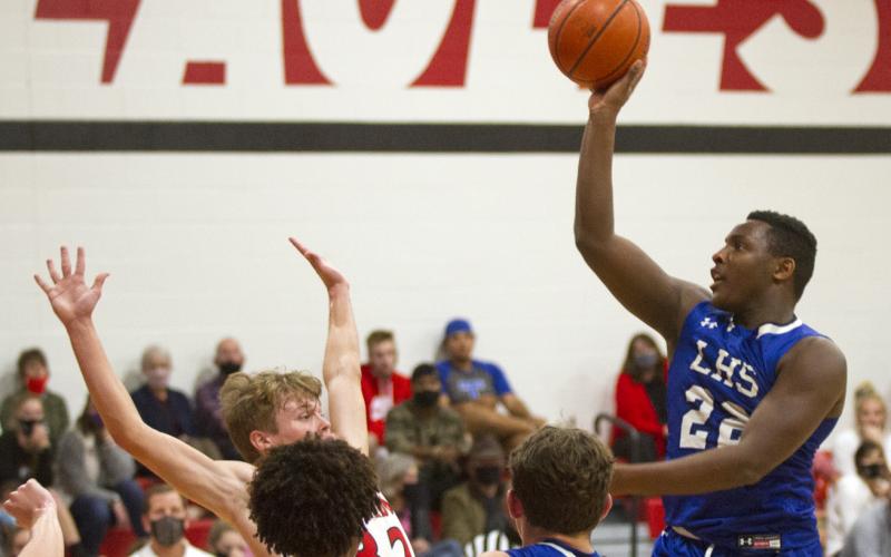 Mike Murray (22) led Lampasas with 15 points.