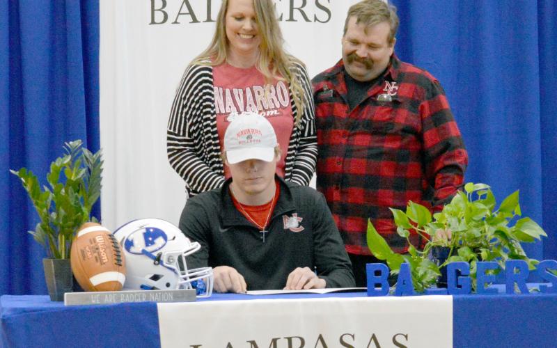 Lane Haviland signed with Navarro College.