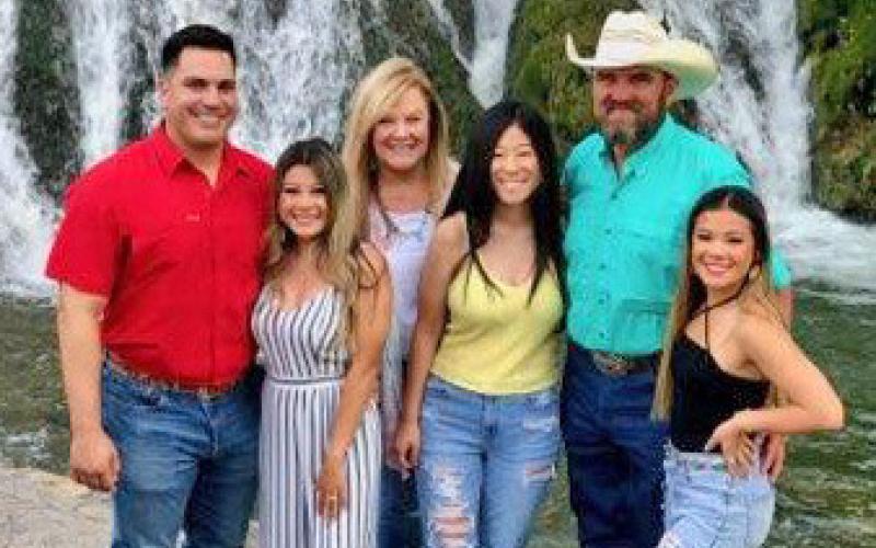 The Thompson family: Justin (Skyla’s husband), Skyla, Brenda, Sami, Mackey and Sage. courtesy photo