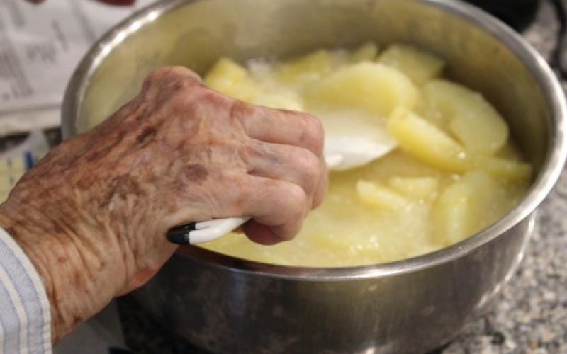 Apples that are canned when in season make short work of creating a summer pie. joycesarah mccabe | dispatch record