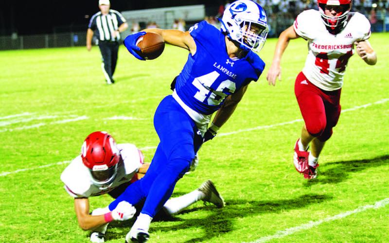 Haegan Oncken makes one tackler miss during last week’s contest at home. Lampasas will head to Salado this week. HUNTER KING | DISPATCH RECORD