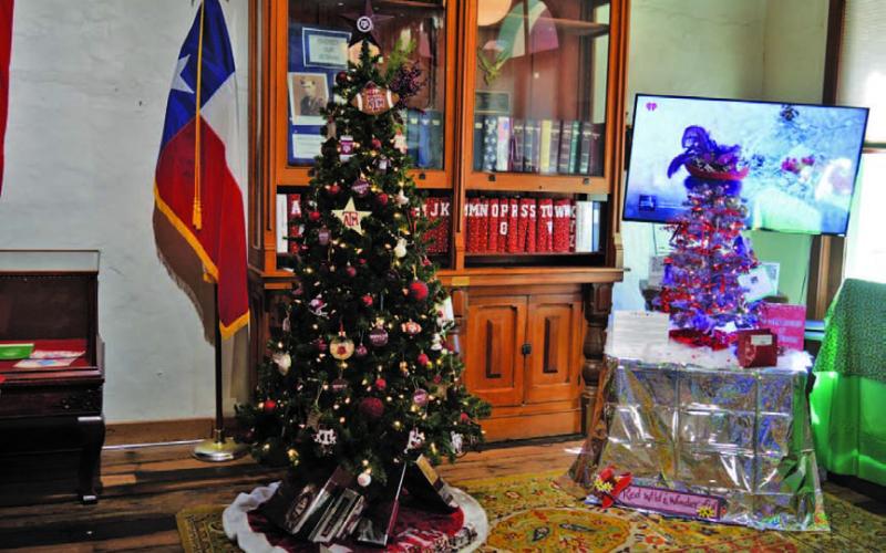 The Central Texas Aggie Moms’ “Oh Come, All Ye Faithful ... Aggies” tree was voted the People’s Choice winner in the Lampasas County Museum’s adult category. ERICK MITCHELL | DISPATCH RECORD