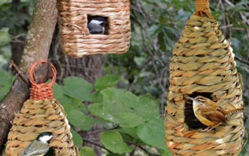 Roosting pockets provide some needed insulation for birds and are easy for them to enter and exit. COURTESY PHOTO | GARDENER’S SUPPLY COMPANY