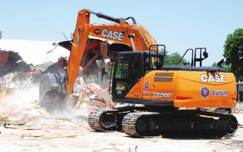 An old convenience store was demolished Friday afternoon to make way for a new Starbucks in Lampasas. HUNTER KING | DISPATCH RECORD
