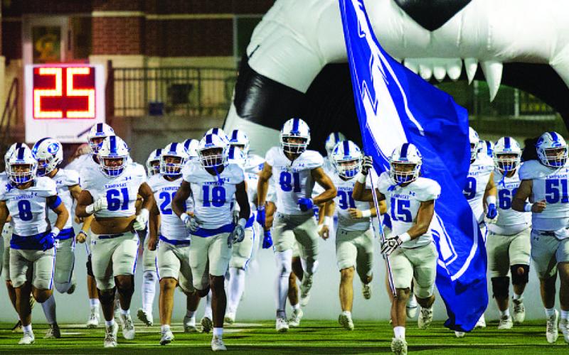 Lampasas will kick off against Uvalde tonight around 7:30 p.m. HUNTER KING | DISPATCH RECORD