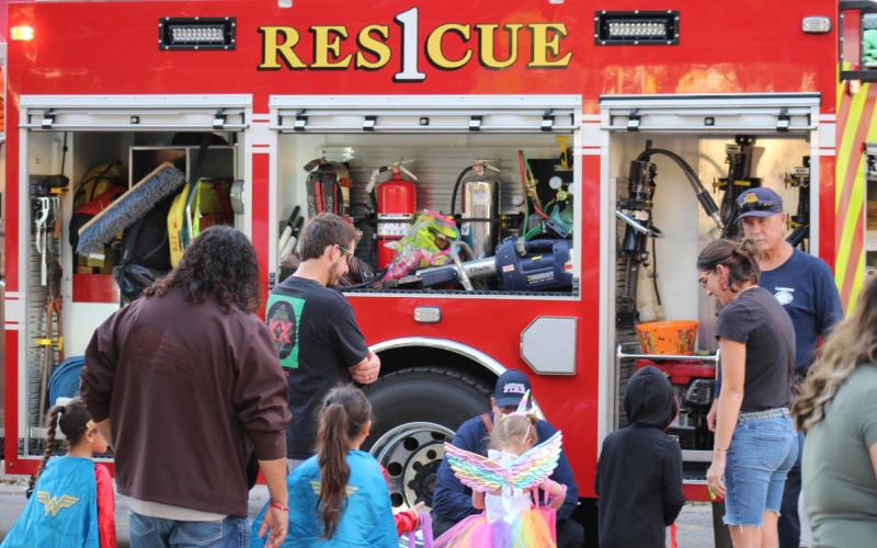 Lampasas Fire Department officials participated in handing out candy during last weekend’s Squared Silly celebration on the downtown courthouse square. For more photos and costume contest results, see page 3. JOYCESARAH MCCABE | DISPATCH RECORD
