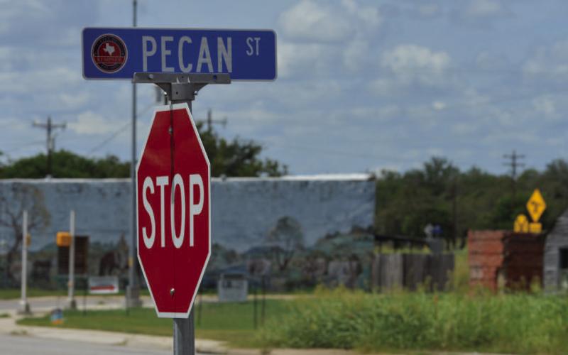 ERICK MITCHELL | DISPATCH RECORD Kempner street signs boast a new look that includes the city’s insignia. Multiple street signs have been updated in recent months, according to City Manager Rebecca Ramos.