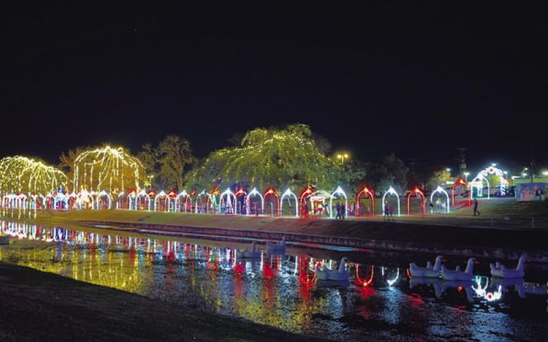 ADAM BARRIOS | DISPATCH RECORD This view shows the sparkle on display at Saturday’s Christmas on Creek, hosted by Vision Lampasas.