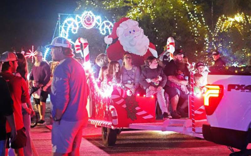Sleigh rides were a hit among Christmas on the Creek visitors. ADAM BARRIOS | DISPATCH RECORD