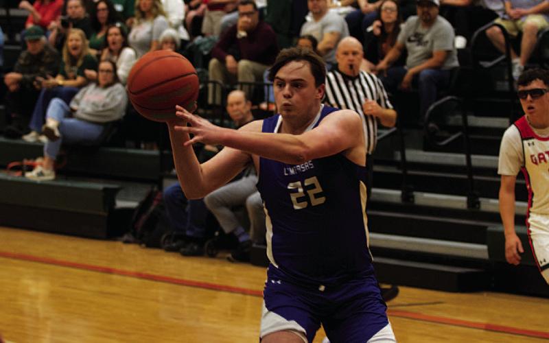 HUNTER KING | DISPATCH RECORD Sam Williams makes a pass to a teammate during Tuesday’s game against Gateway.