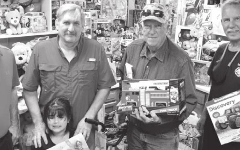 Local chiropractor gives back for the holiday