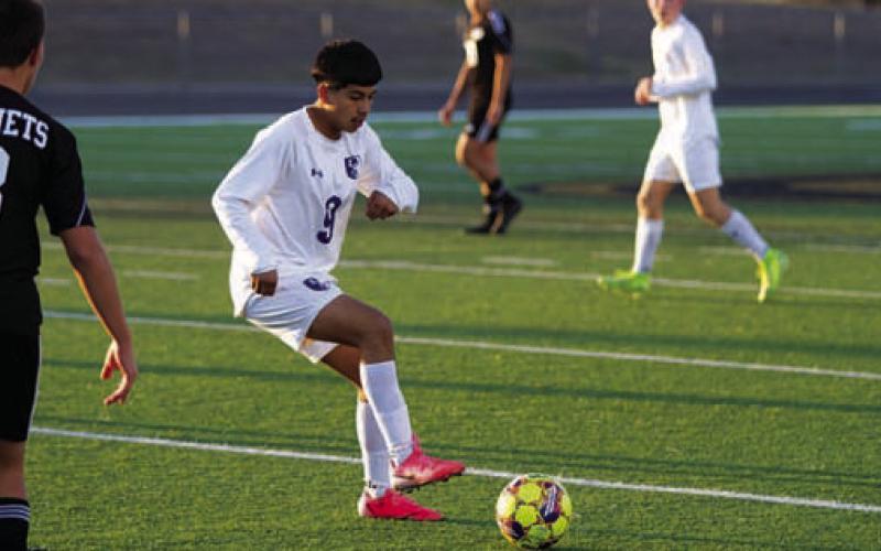 HUNTER KING | DISPATCH RECORD Chris Mendoza continues to be a goal scorer for Lampasas.
