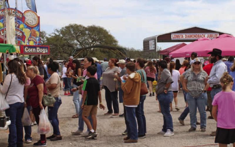 Lometa’s Regional Park was packed to the brim on Saturday, with patrons filling up the jubilee’s vendor walkways. MASON HINES | LAMPASAS DISPATCH RECORD