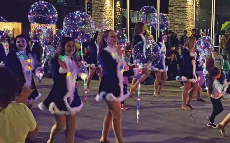Holidazzle parade brings sparkle to downtown Lampasas