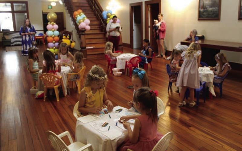 Children enjoyed light sandwiches, cookies and “tea” (apple juice) before story time with their stuffed animal pals at the Lampasas County Museum’s annual Teddy Bear Tea Party on April 19. CHLOE COWDREY| DISPATCH RECORD