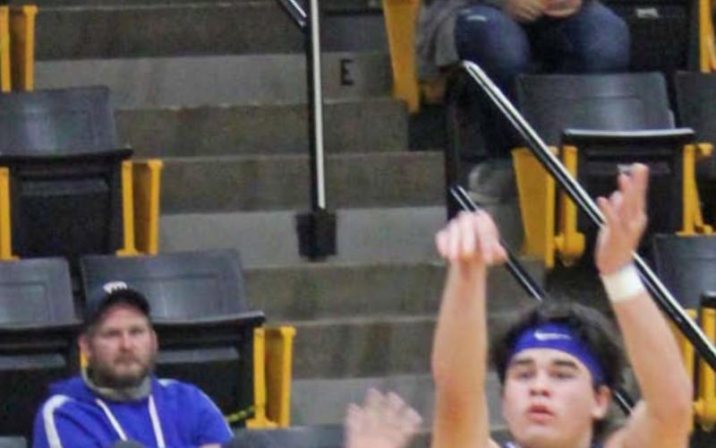 Tak Stinnett hit 2 three-pointers during a 17-0 Badger run in the third quarter on Tuesday. CHRIS YBARRA | DISPATCH RECORD