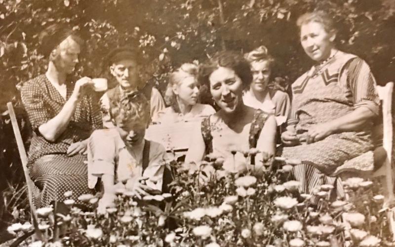 courtesy photo County residents interested in genealogy are invited to unlock the stories of their family’s past at a Beginners Genealogy Workshop from 9 a.m. to noon Oct. 5 at the Lampasas Public Library.