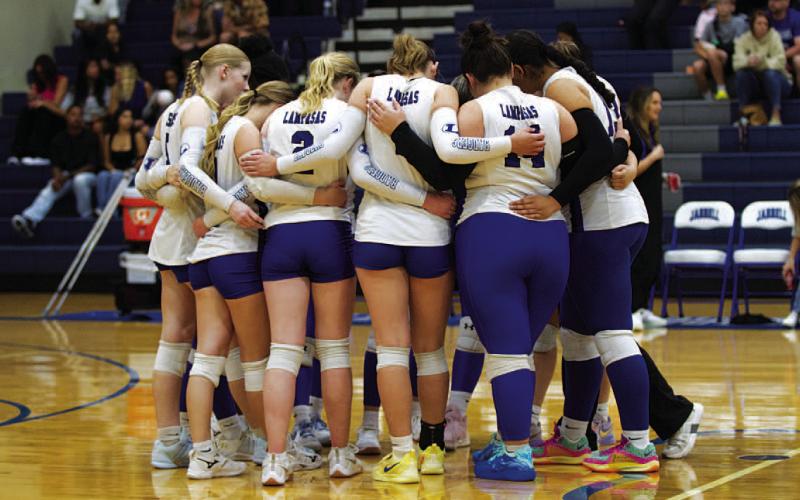 Lady Badgers lose their last two volleyball matches