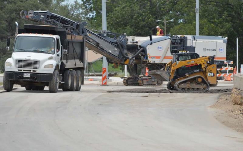 ERICK MITCHELL | DISPATCH RECORD Work crews and equipment are preparing the U.S. Highway 281 South roadway for a new traffic configuration that the Texas Depatment of Transportation said will allow motorists to drive on the travel lanes on the west side of the highway. For now, the intersection at Naruna Road remains closed, and the Sulphur Creek bridge at Business 281 remains closed to through traffic.