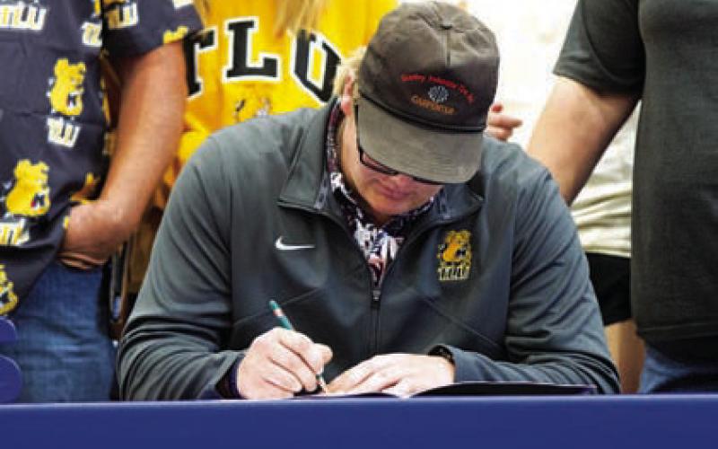 Lampasas athletes sign letters of intent for college sports