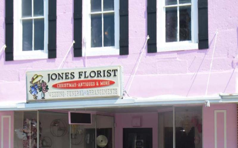 The Jones Florist storefront changed dramatically last week, as the new look reflects new ownership for the longtime Lampasas business. MONIQUE BRAND | DISPATCH RECORD