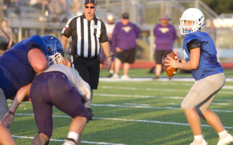 Badgers host Marble Falls in football scrimmage