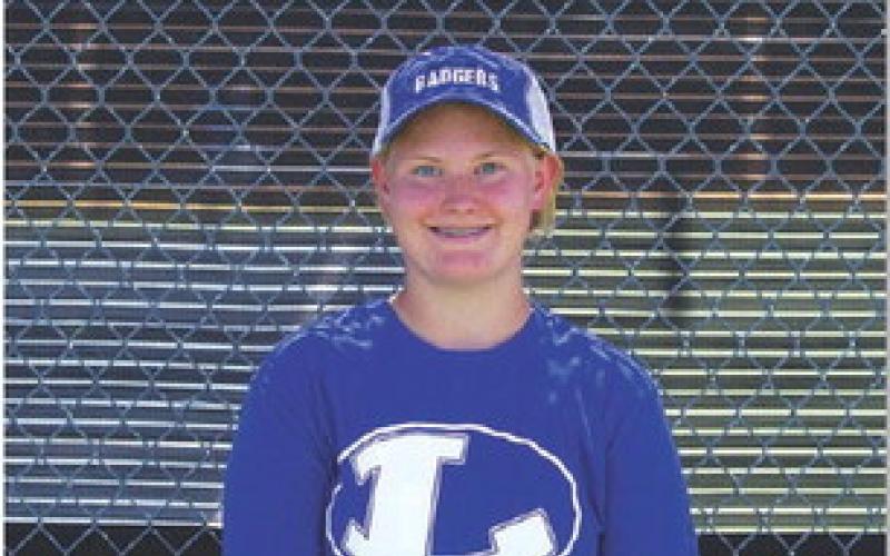 Name: Sydney Unger Class: Sophomore Sport: Tennis Favorite Movie: Hunger Games Favorite Midnight Snack: Cheez-Its Favorite Social Media: Instagram Main Goal This Season: Improve from last year