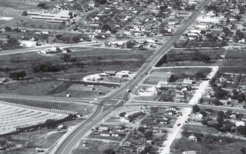The intersection of U.S. Highway 183 and the U.S. Highway 190 bypass. From the air the “Circle” looks like a rounded-off square. Undated photo (about 1962) | Gladden Corbin photograhy