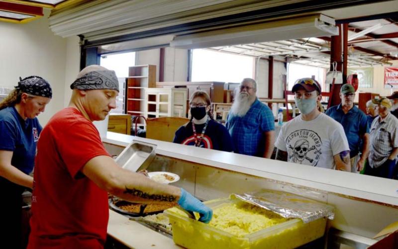 Kempner fire department holds barbecue, auction