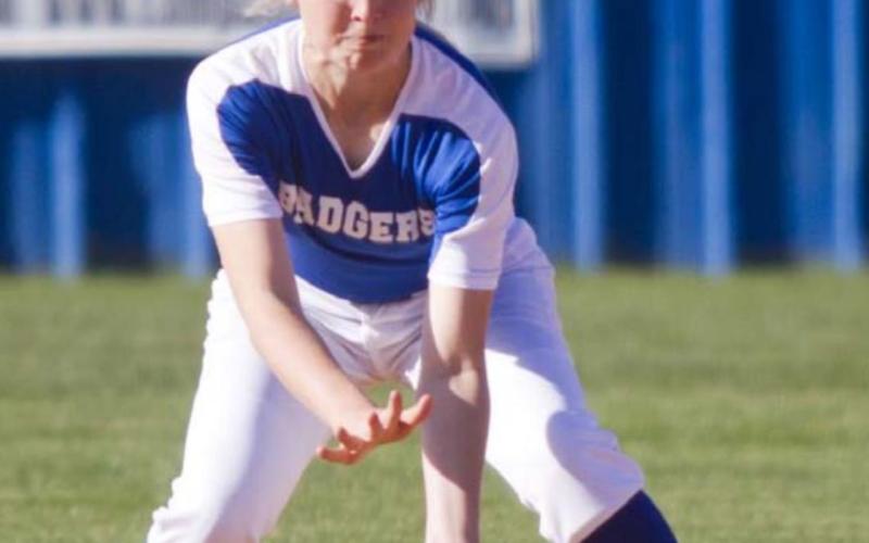 JV softball wins by one in district opener