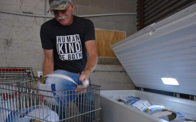 Nonprofit organization gives back for Thanksgiving