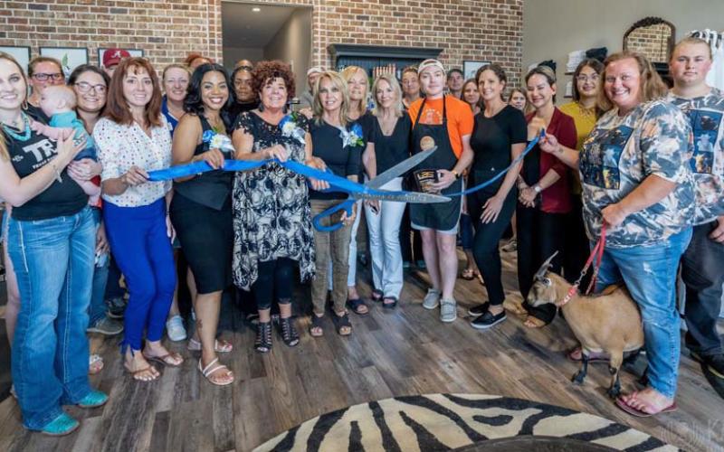 New salon holds grand opening