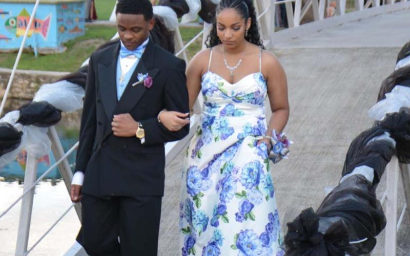 Lampasas students celebrate with promenade