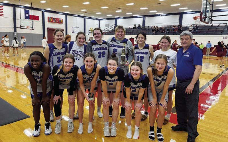 Girls’ basketball goes 3-1 in San Antonio tournament