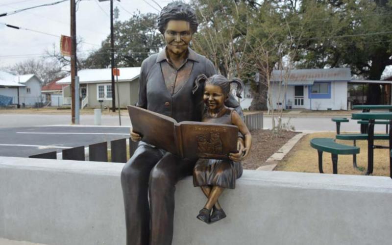 Sculpture depicts the art of storytelling