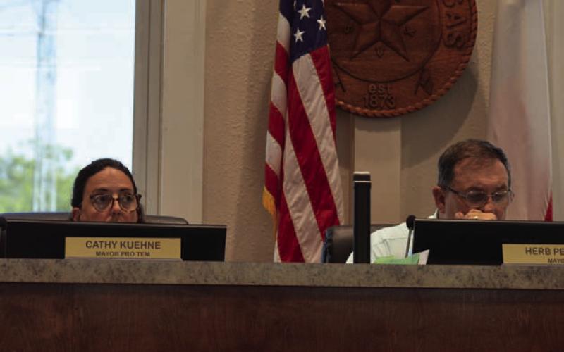 Councilwoman Cathy Kuehne and Mayor Herb Pearce questioned whether a smoke shop should qualify for a special-use permit to open at 501 S. Key Ave. ERICK MITCHELL | DISPATCH RECORD