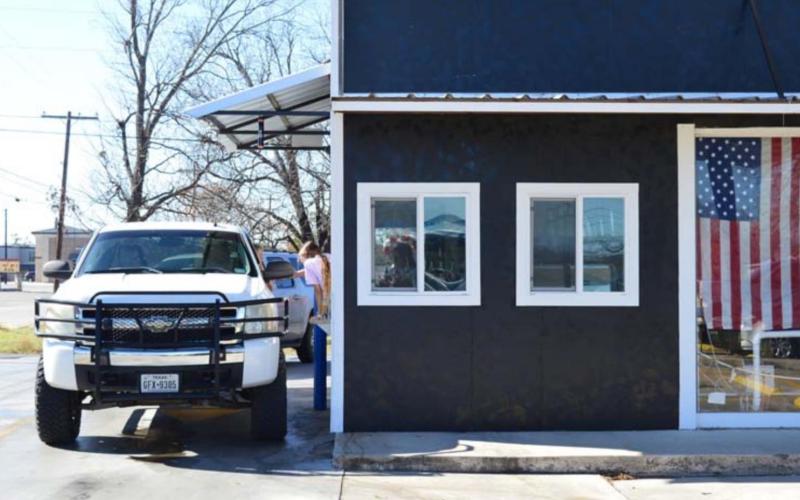 Mojo’s Coffee still brings in good business despite a pandemic. Manager Kelsea Hardison says it is the contining community support that keeps Mojo’s going. MASON HINES | DISPATCH RECORD