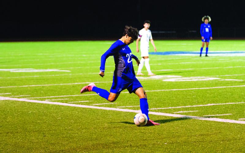 Lampasas soccer teams playing Life Waxahachie in playoffs