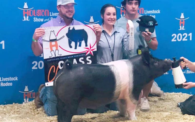 Hog exhibitor receives third place at Houston