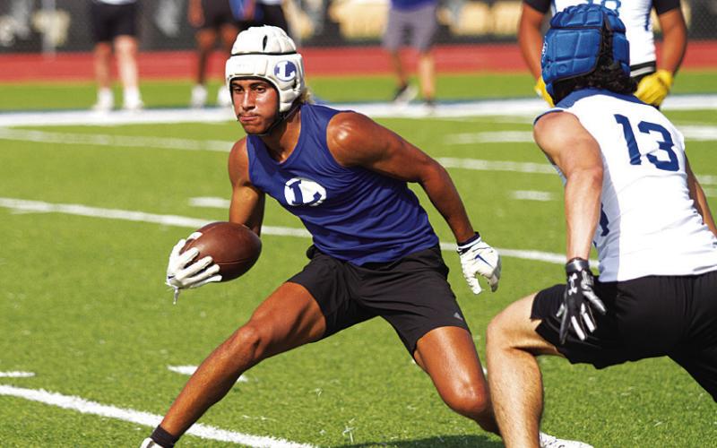 Jaden McElwain plants his foot to juke out a Jarrell defender last Thursday afternoon. HUNTER KING | DISPATCH RECORD